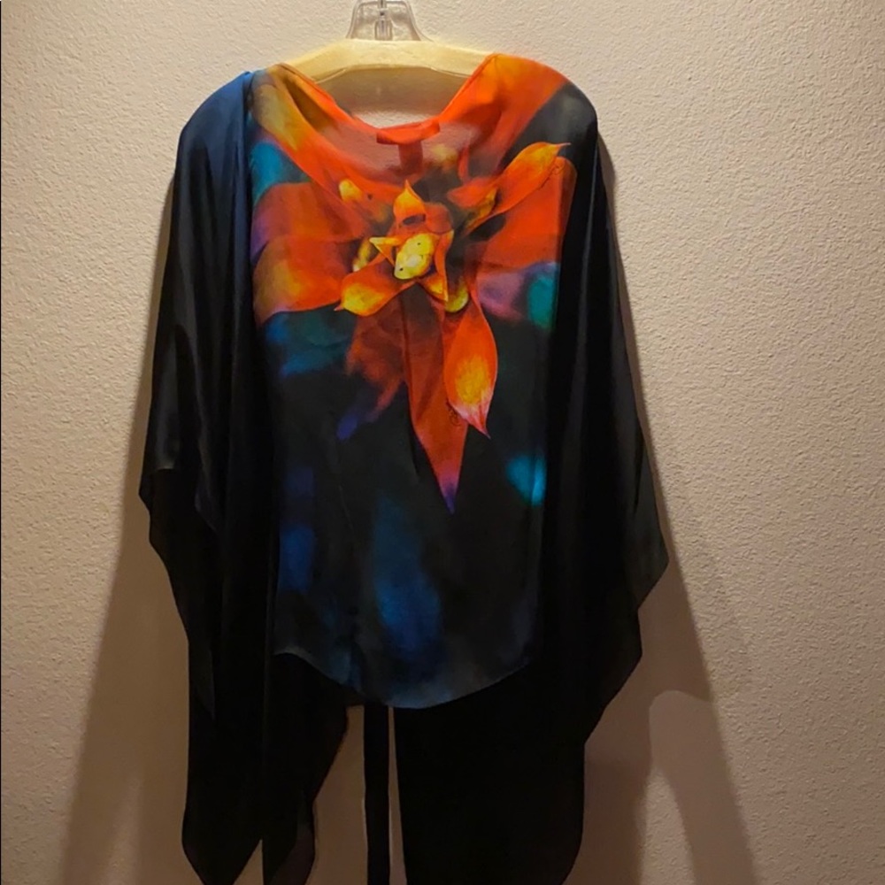 NWT silk blouse made in Italy size large.